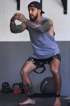 Atleta practicando un movimiento funcional en Real Training